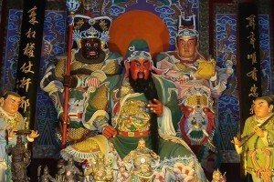 蓝宝石关羽出装攻略（掌握关羽装备，引领战局一统天下！）