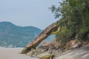 《金刚腿游玩攻略——掌握绝世武技，体验刺激无比的冒险之旅》（金刚腿游玩攻略一网打尽！尽在本文！）